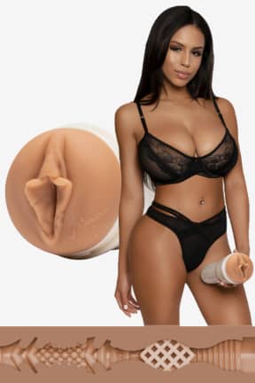Kampanjer Fleshlight Autumn Falls Cream - Föreställ dig Autumn Falls viskande i ditt öra medan du glider in i denna Fleshlight lösvagina. Hennes exklusiva Cream-textur omsluter hårt och bjuder på maximal njutning varje gång.