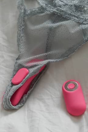 Sexleksaker Portable Wearable Vibrator w. Remote