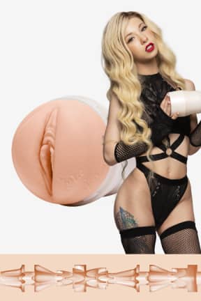 Sexleksaker Rea Fleshlight Kenzie Reeves Cream Puff - Få Kenzie Reeves att ta över kontrollen - det vansinnigt tighta Creampuff-texturen på denna Fleshlight lösvagina ger dig hennes mest hemliga fantasier att utforska.