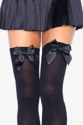 Sexiga Underkläder Leg Avenue - Nylon Thigh Highs with Bow - Mjukt, heltäckande nylon som smeker benet med en snyggt slät, opak finish. Satinrosetter sätter pricken över i för en lekfull look som känns lyxig.