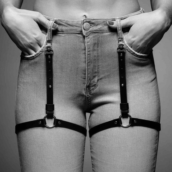 https://www.mshop.se/media/product/6f1/bijoux-indiscrets-maze-shorts-garter-black-140.jpg